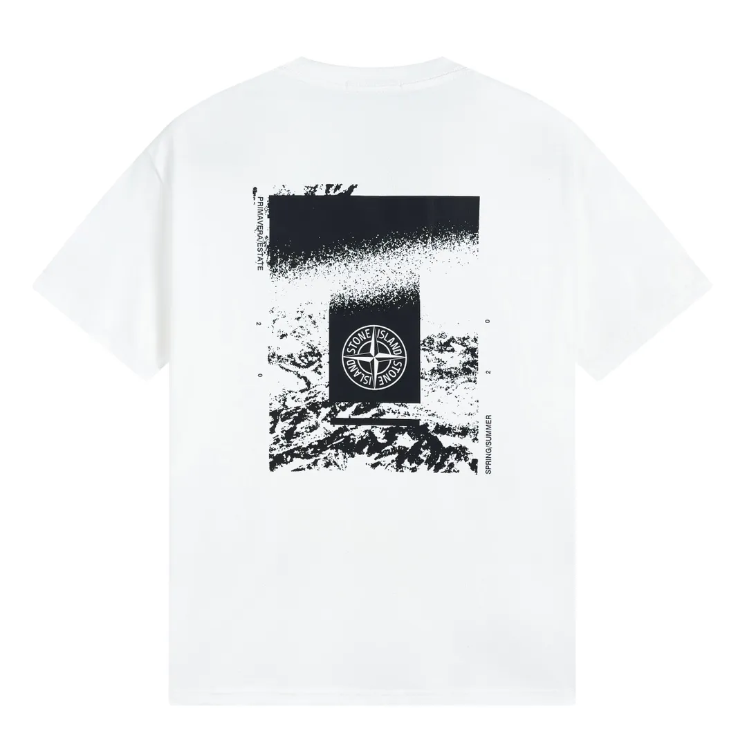 W613#P110💰 [Stone lsland/Stone Island summer new short-sleeved T-shirt with stone ruins print on the back] ⚠️[Original creation, high control of details] Made of 260g combed cotton 32-count double yarn - Simple and basic versatile style, original quality, the first choice for couples. - Made in a large factory, four needles and five threads on the shoulder, neatly routed, high quality workmanship. - Same style for men and women, very versatile, one piece for each hand, the details are clearly visible. Color: Black White Size: M L